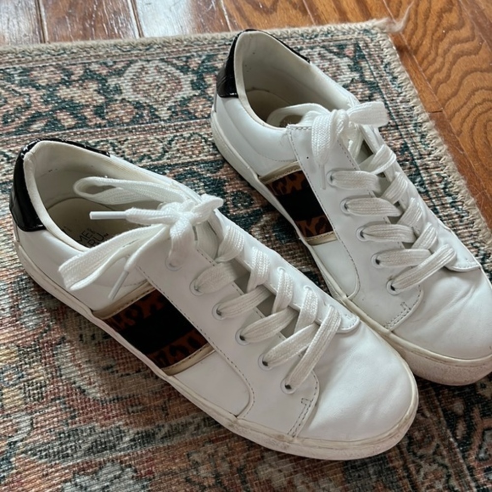 Time and Tru white leather sneakers with leopard stripe - Picture 1 of 4